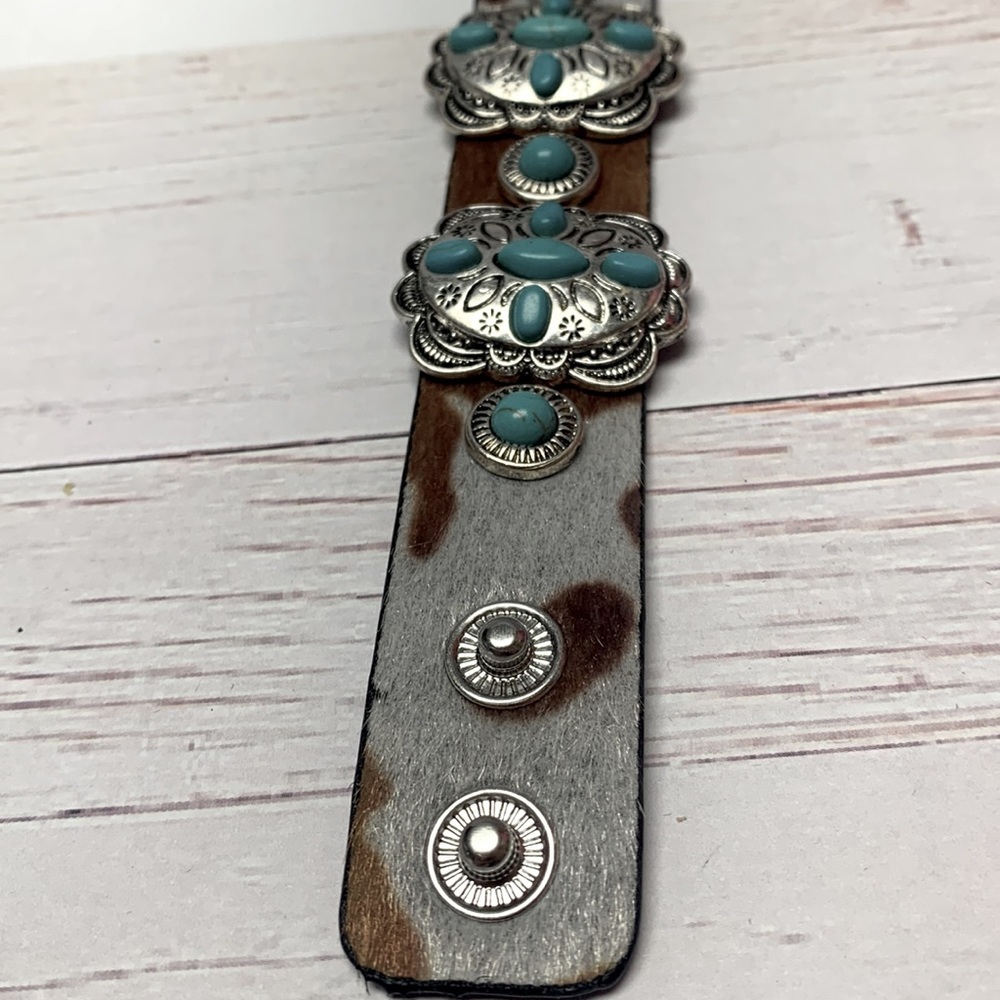 Western Style Concho and Pony Hair Leather Snap Bracelet - Picture 5 of 6